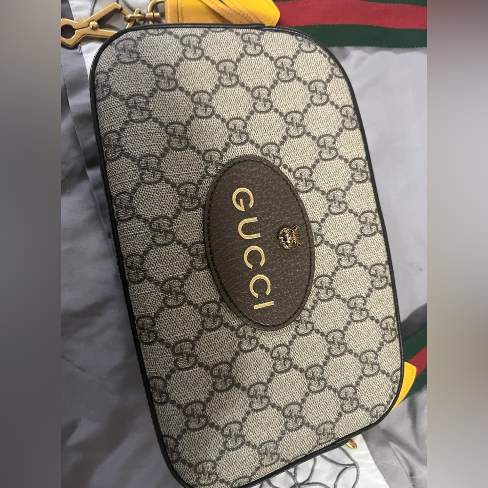 Gucci messenger